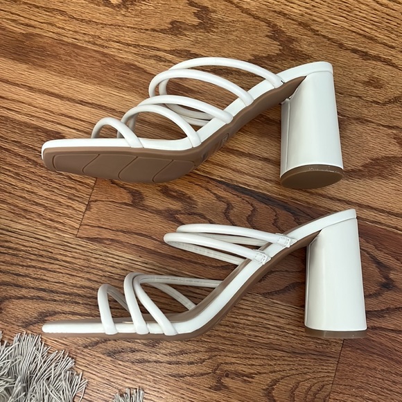 Nine West White/Cream Heels - Picture 2 of 6